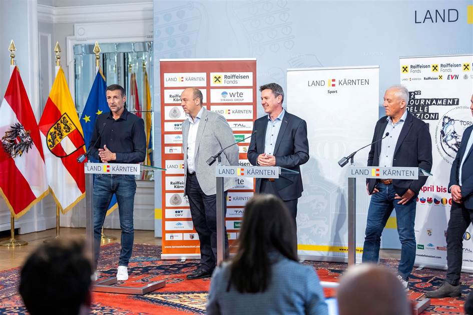 Pressekonferenz 22. Internationales Fußballturnier der Nationen für U-15 Nationalmannschaften mit Dipl.-Päd. Franz Ponwieser (Trainer U15-Team Österreich), Martin Mutz, LH Daniel Fellner und Walter Hartlieb (Organistator)